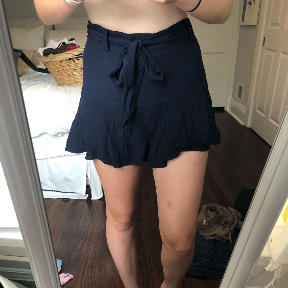NAVY BLUE ZARA SKORT SIZE M